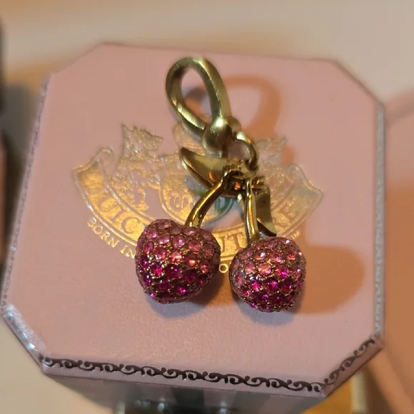 FREE WITH JC DAYDREAMER OR TOTE PURCHASE - Picture 3 of 5